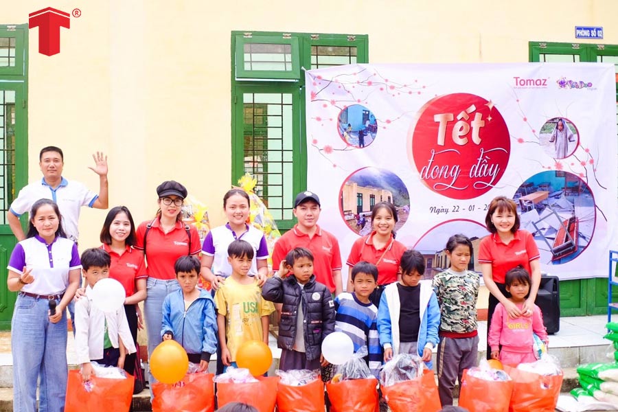 TOMAZ tham gia chương trình thiện nguyện tết đong đầy với mong muốn được san sẻ nhiều hoàn cảnh khó khăn