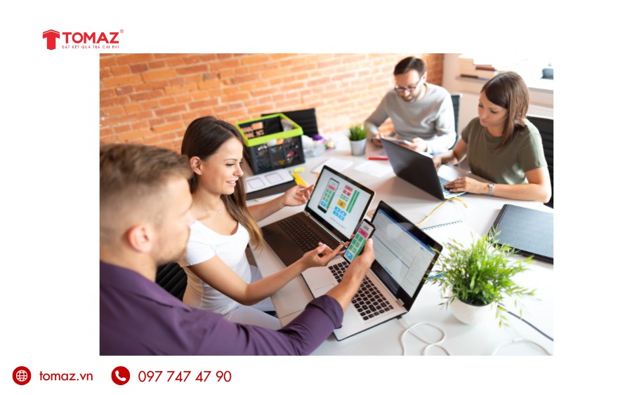 Đội ngũ lập trình viên thiết kế website tại TOMAZ